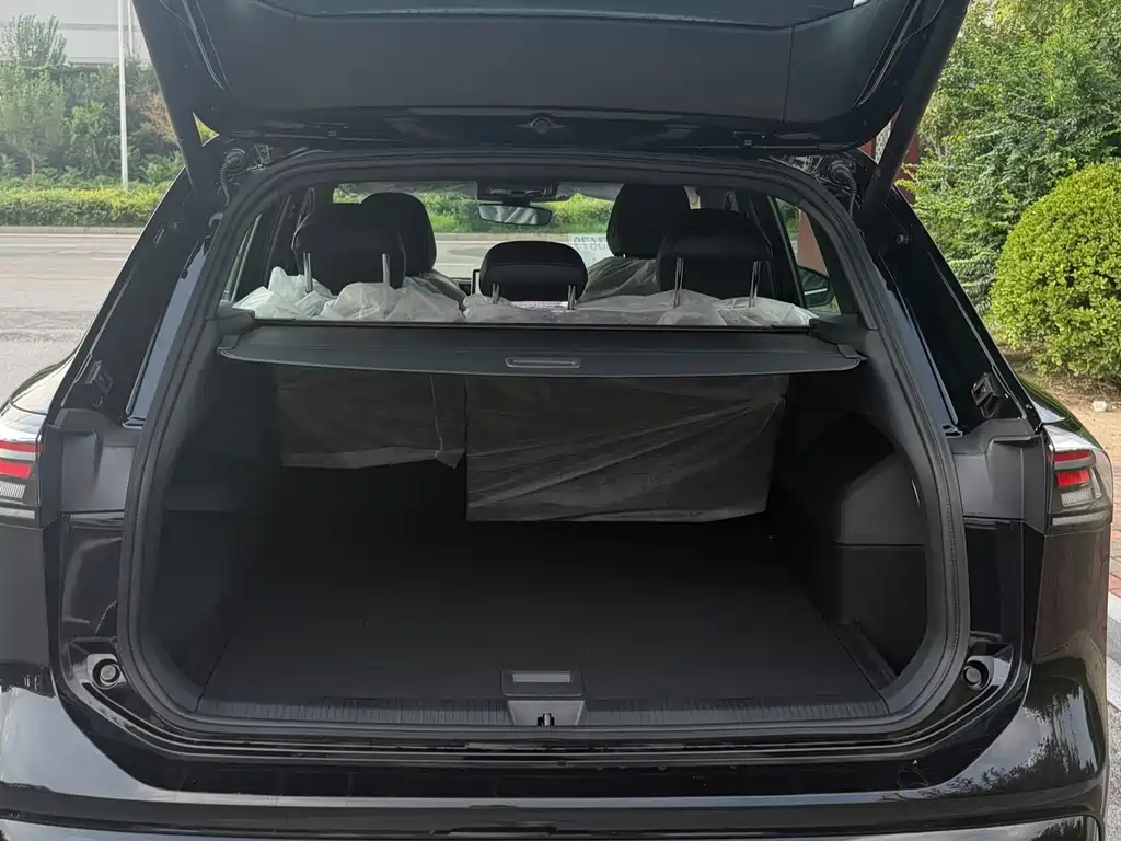 Volkswagen Tiguan L — миниатюра 12