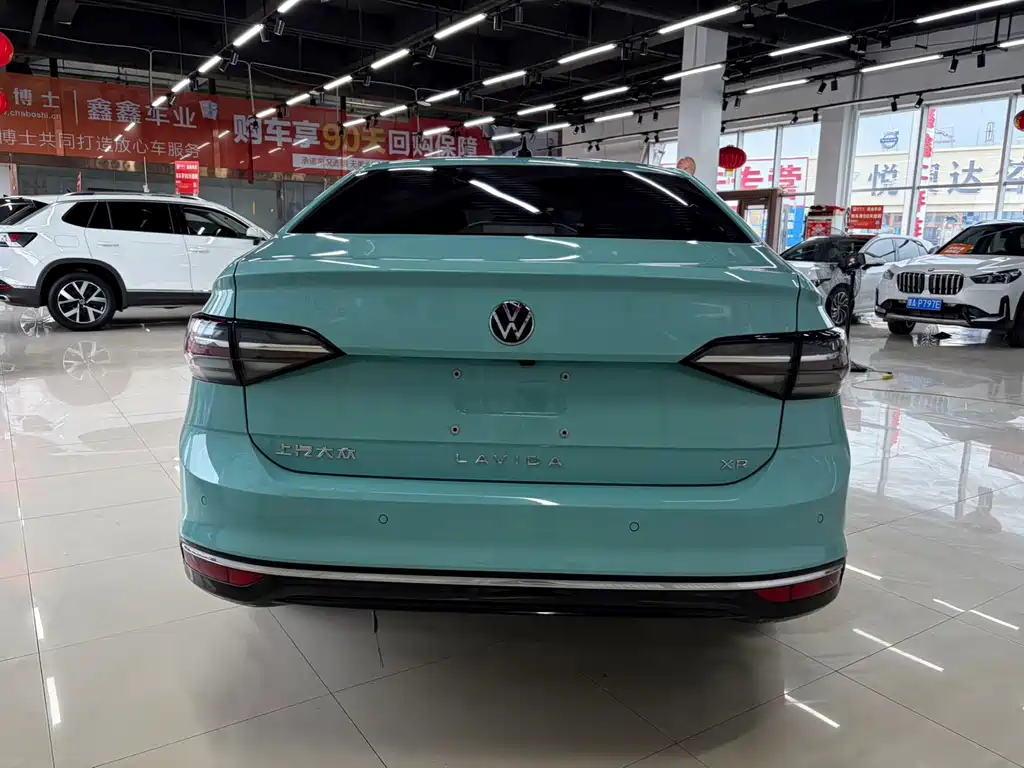 Volkswagen Lavida — миниатюра 4