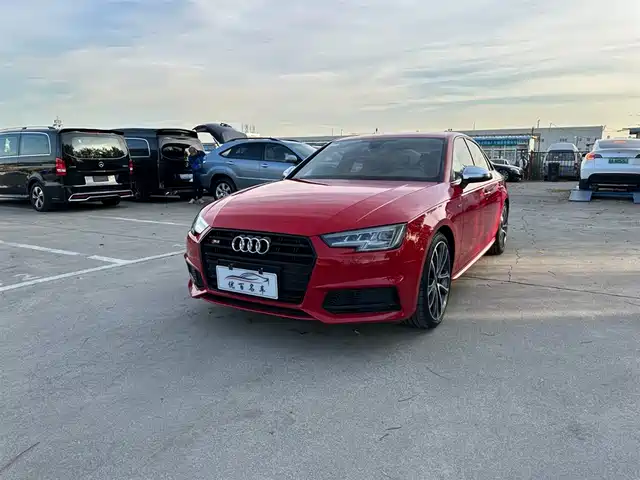 AUDI S4 2019