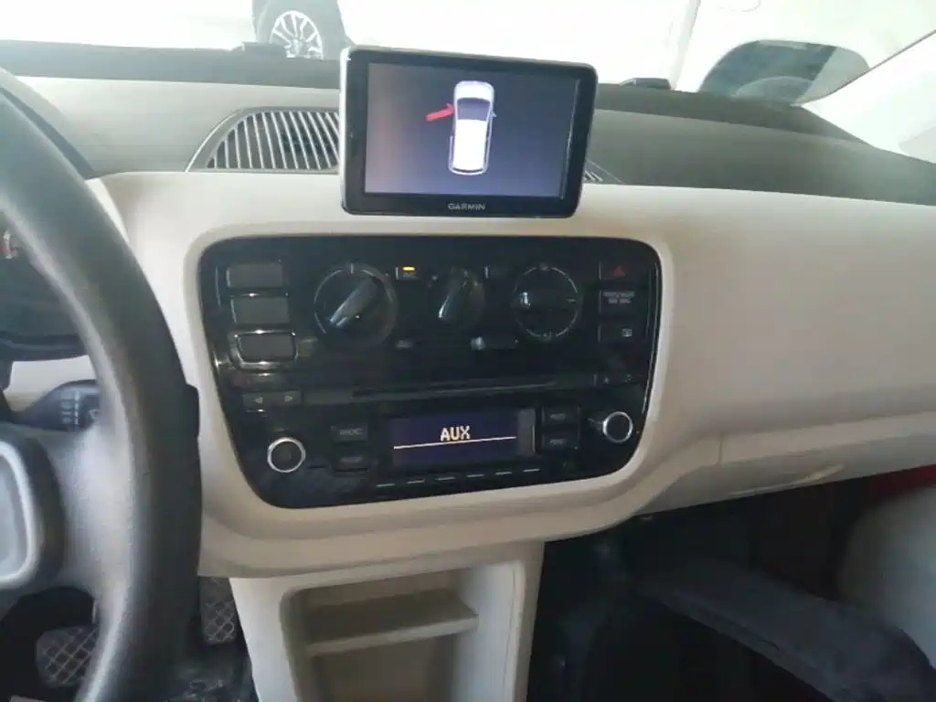 Volkswagen up! — миниатюра 13