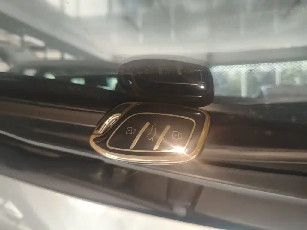 Roewe RX3 — миниатюра 9