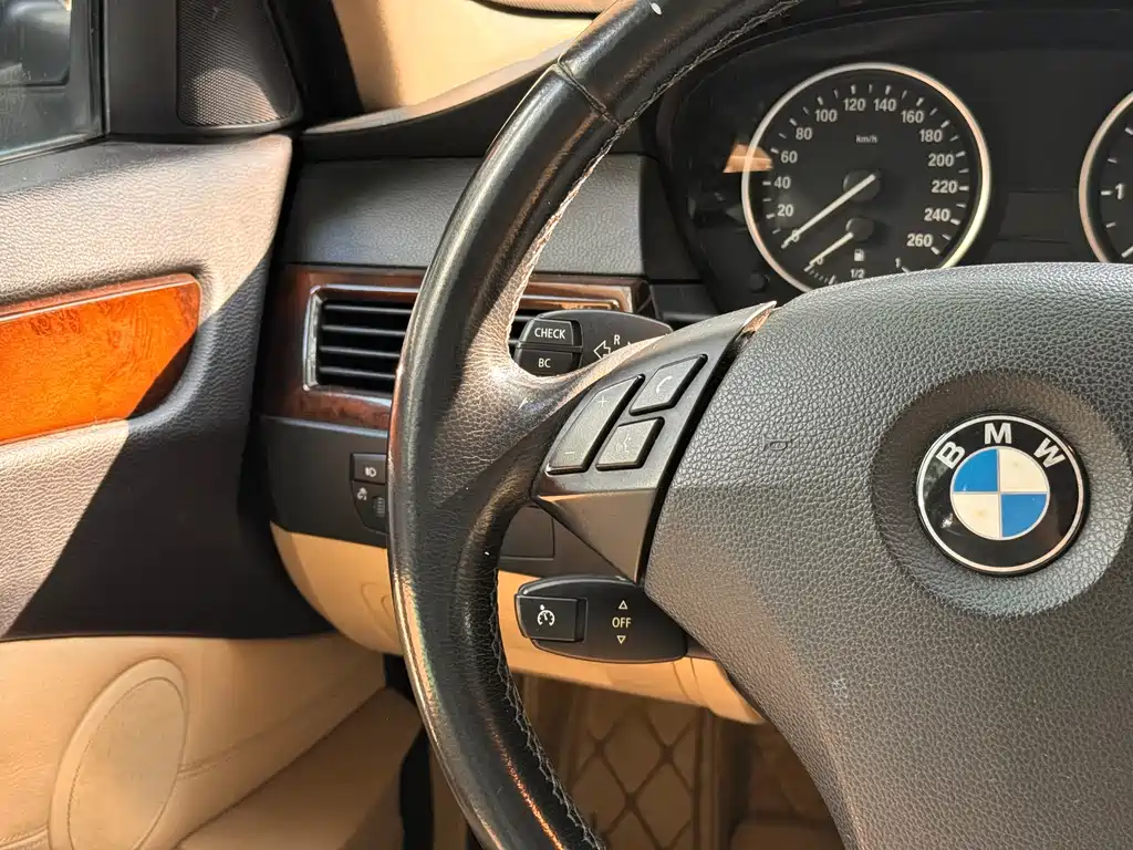 BMW 5 Series — миниатюра 12