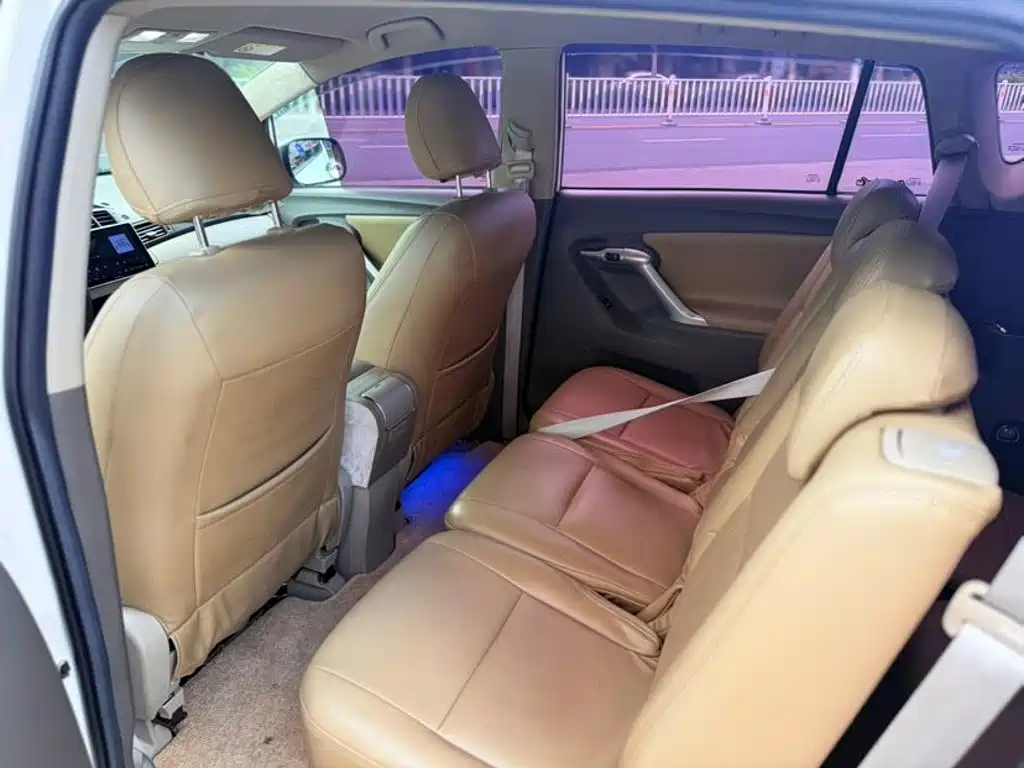 Toyota Verso — миниатюра 8