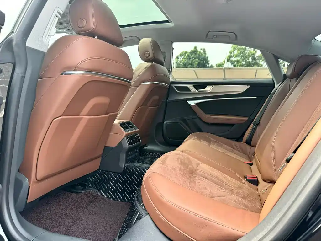 Audi A7L 2024 45 TFSI Luxury