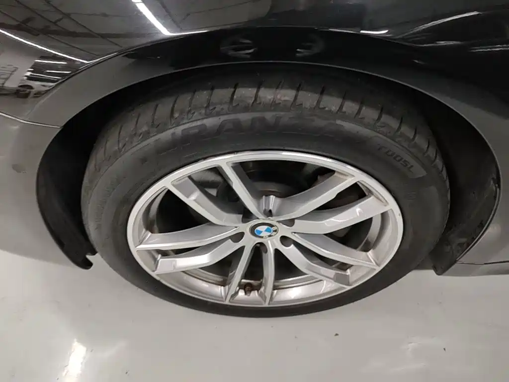BMW 5 Series — миниатюра 23