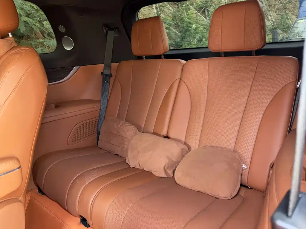 AITO ASK THE WORLD M9