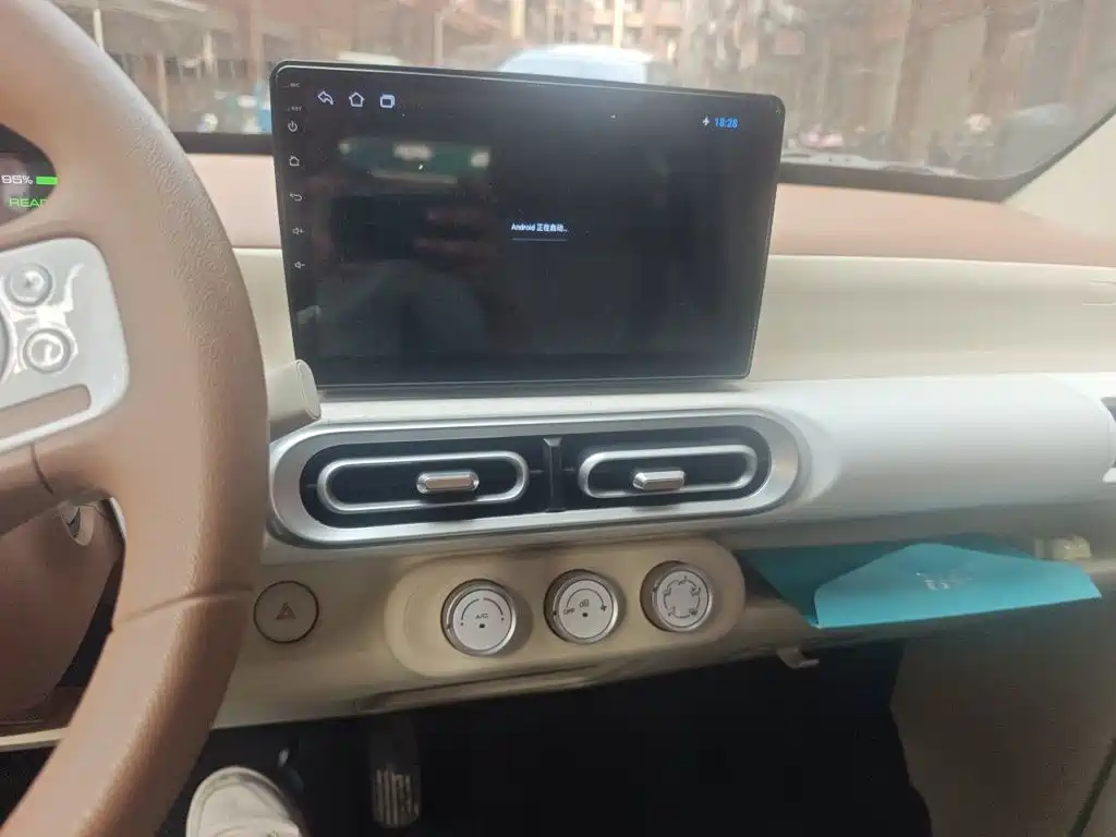 Wuling MINIEV — миниатюра 9
