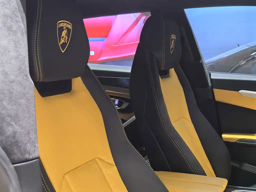 Lamborghini Urus — миниатюра 12