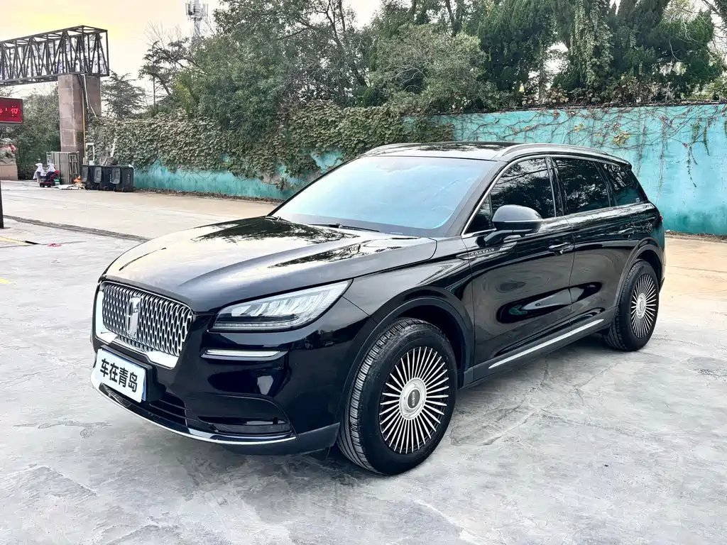 Lincoln Corsair