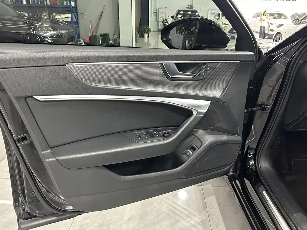 Audi A6L — миниатюра 10