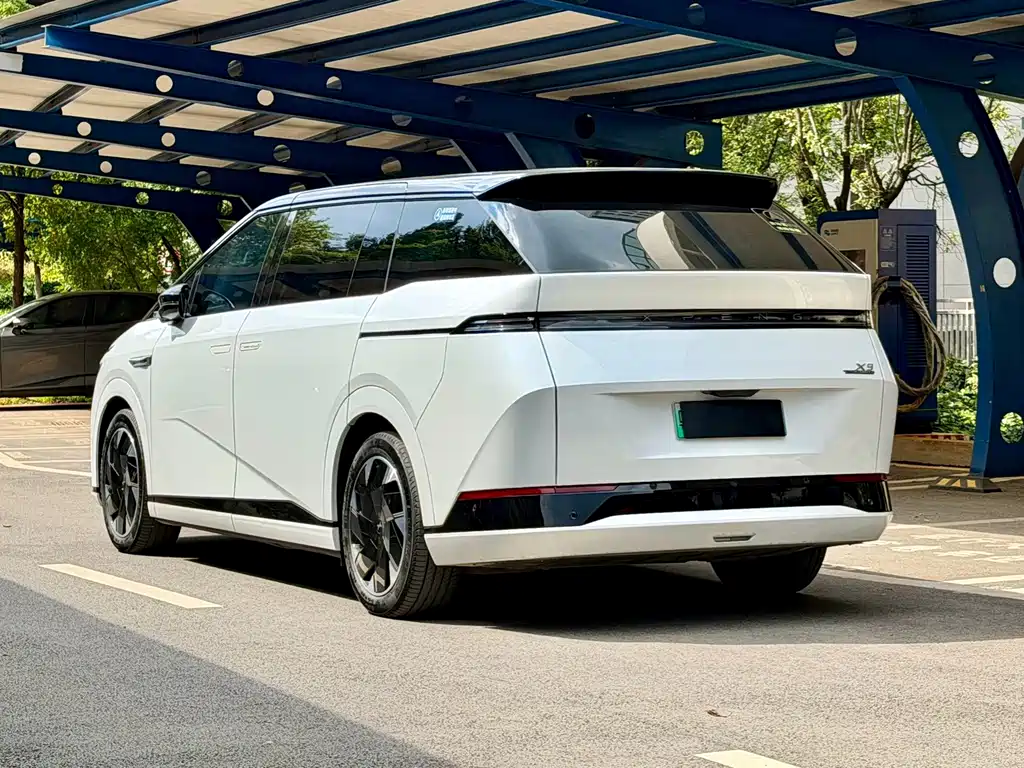 XPeng X9 — миниатюра 6