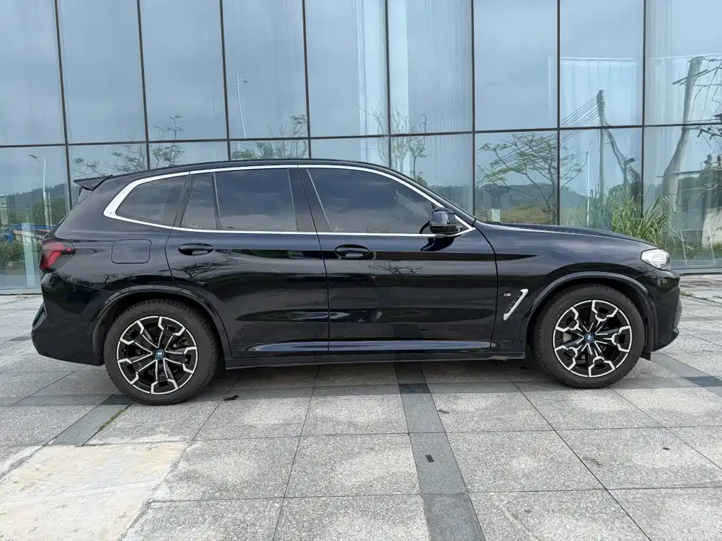 BMW iX3 2022 Lead