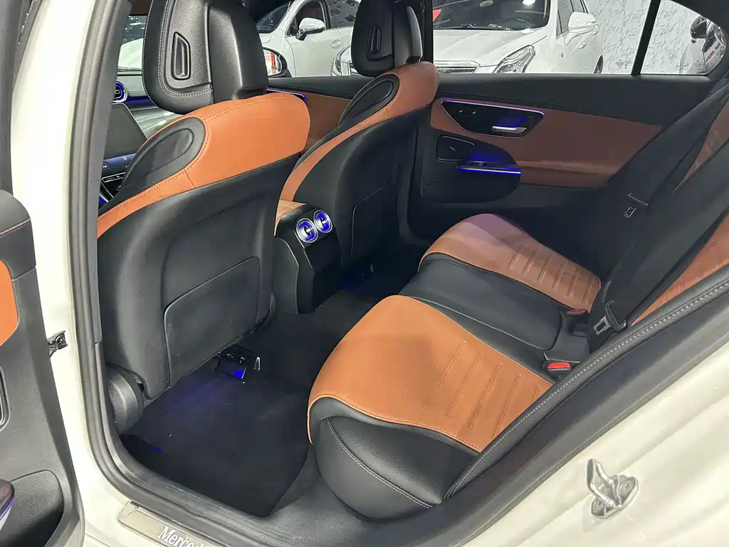 Mercedes-Benz C-Class — миниатюра 14