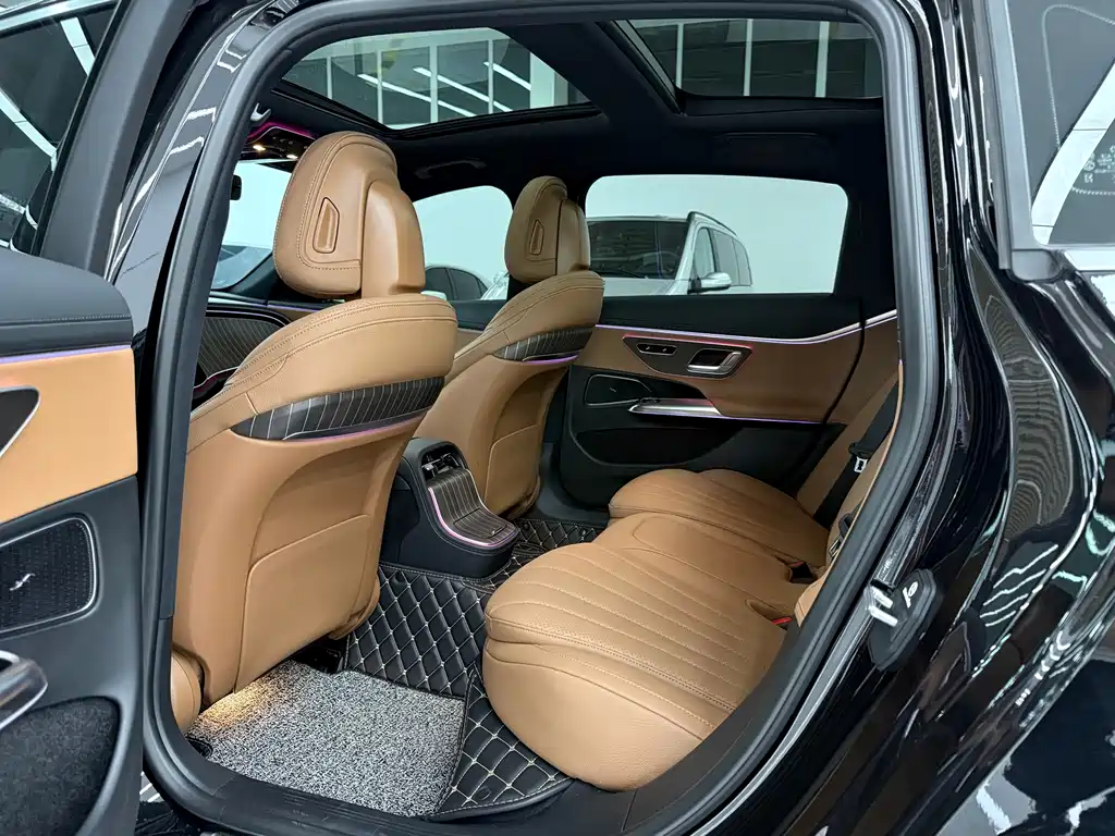 Mercedes-Benz E-Class — миниатюра 14