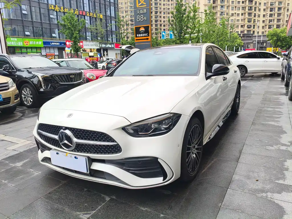 Mercedes-Benz C-Class 2024