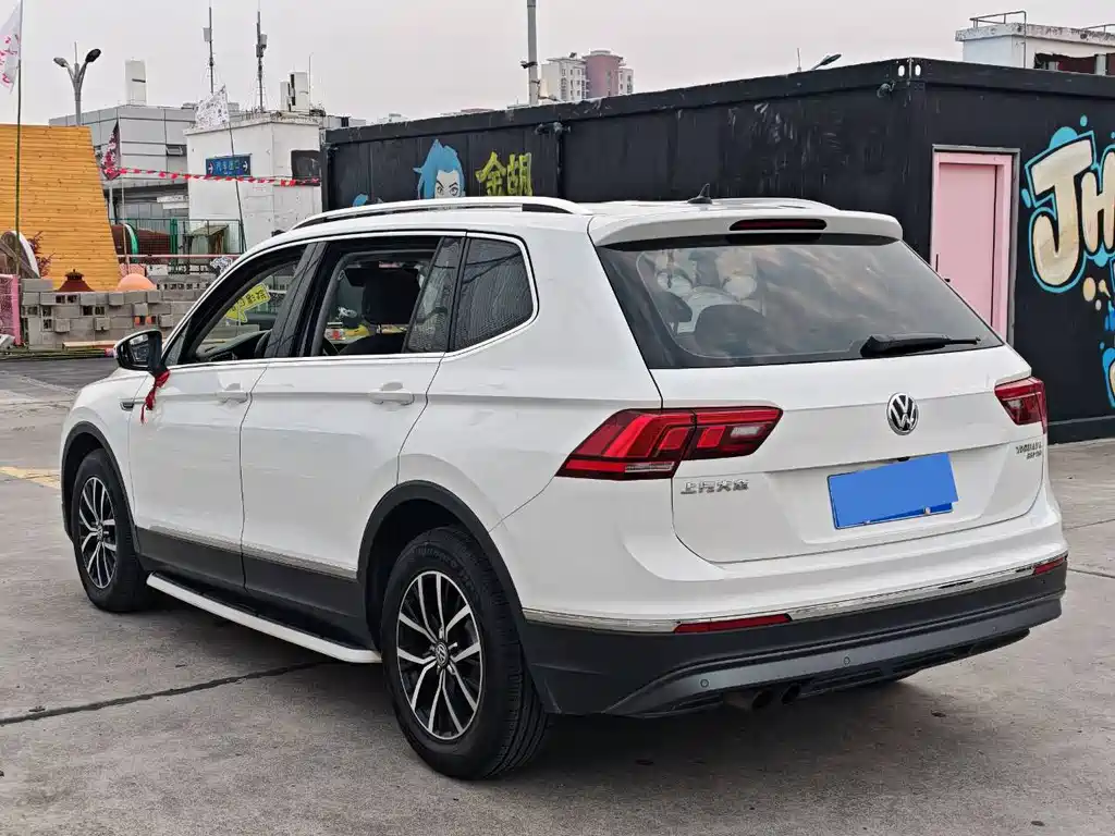 Volkswagen Tiguan L — миниатюра 7