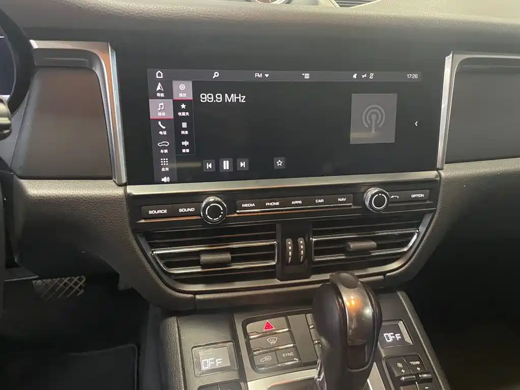 Porsche Macan — миниатюра 9