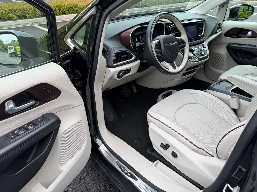 Chrysler Grand Voyager 2017 3.6L Premium