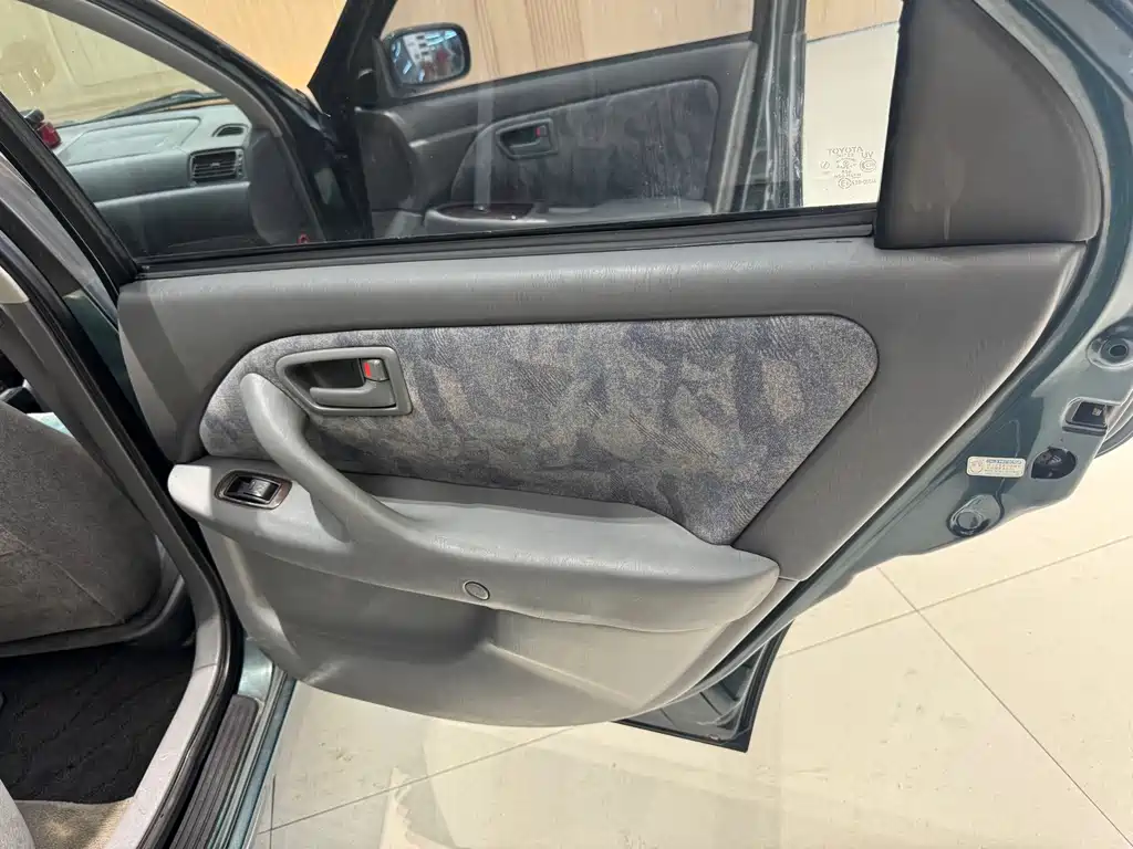 Toyota Camry — миниатюра 25