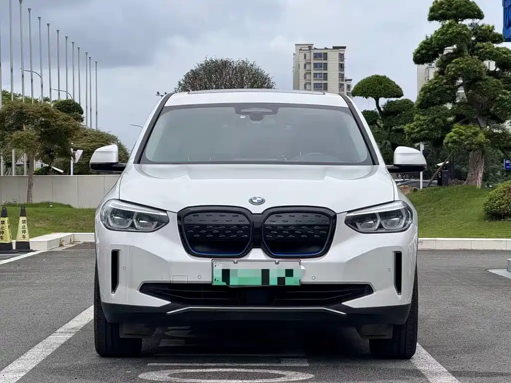 BMW iX3 — миниатюра 2