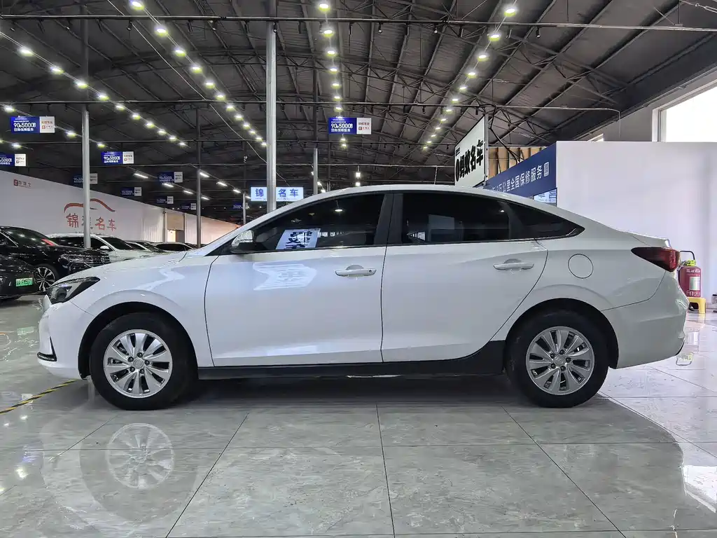 Changan Eado New Energy — миниатюра 4
