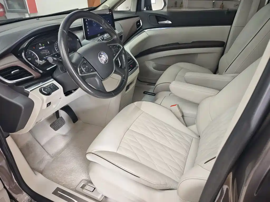 Buick GL8 — миниатюра 10