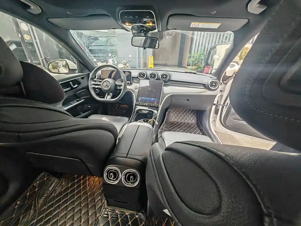 Mercedes-Benz C-Class — миниатюра 7