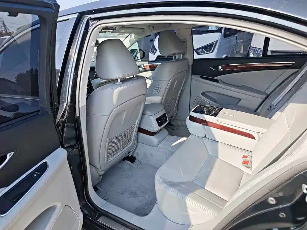 Hongqi Hongqi H7 — миниатюра 8