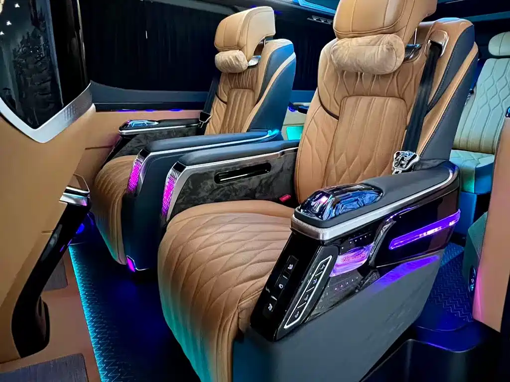 Toyota HiAce 2025 3.5L AT