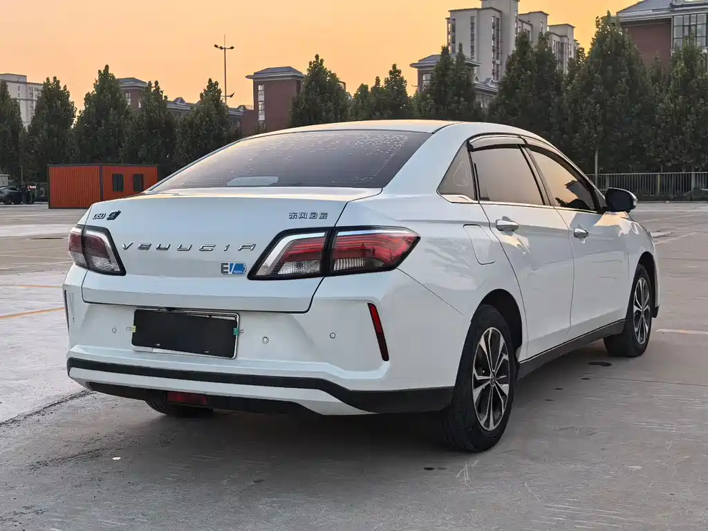 Venucia D60 EV — миниатюра 9