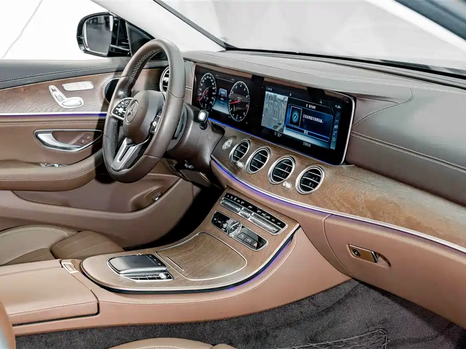 Mercedes-Benz E-Class — миниатюра 17