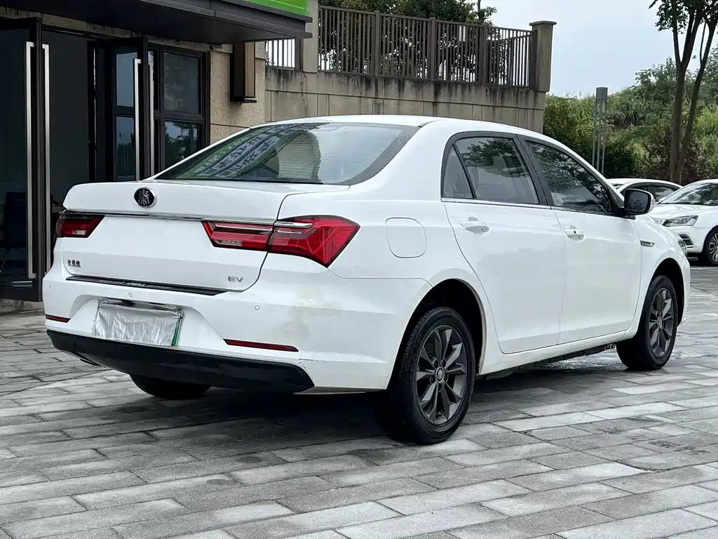 BYD Qin NEV — миниатюра 6