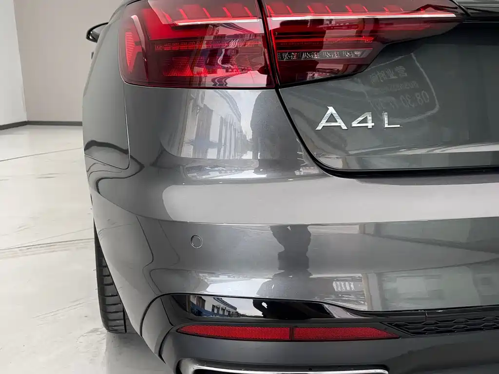 Audi A4L 2023 40 TFSI Luxury