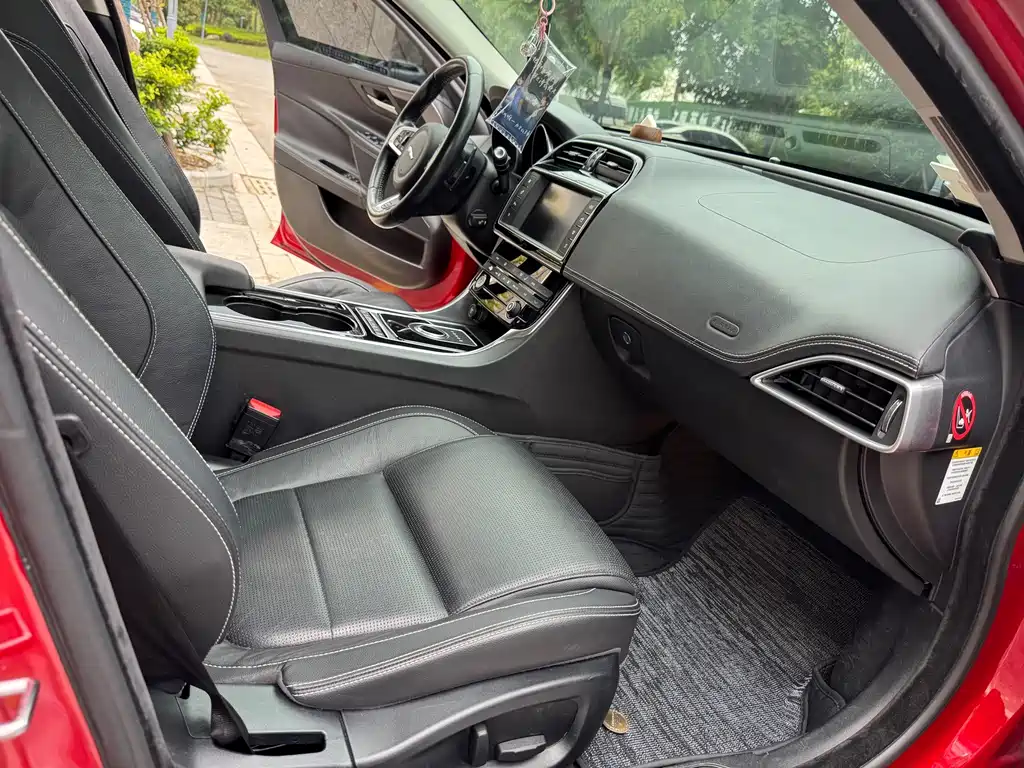 Jaguar XE — миниатюра 7