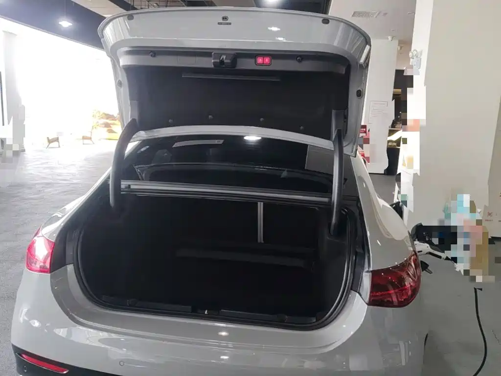 Mercedes-Benz EQE — миниатюра 19