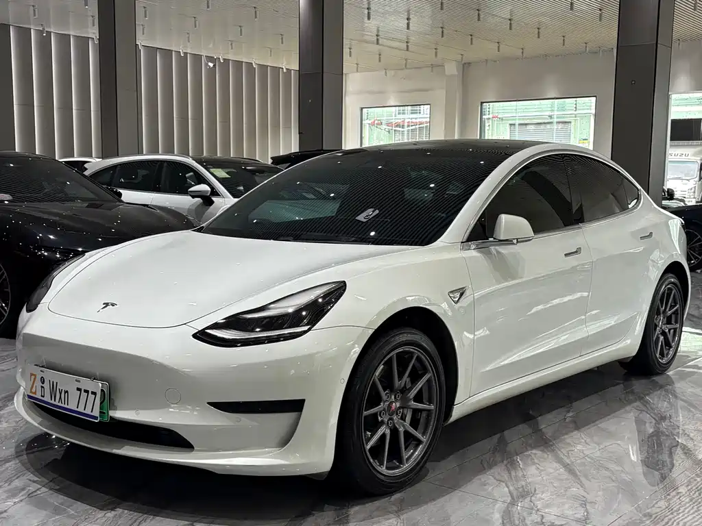 2020 Tesla Model 3 - zdjęcie 1 z 27