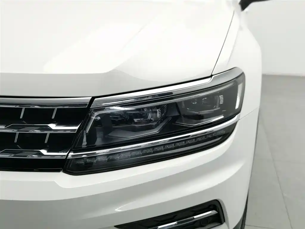 Volkswagen Tiguan L L 2017 380TSI AT Luxury