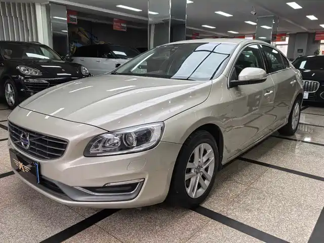 VOLVO  S60 2017