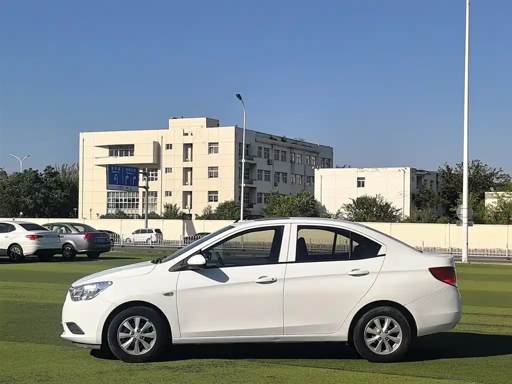 Chevrolet Sail 2015 3 1.3L MT