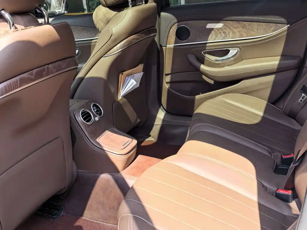 Mercedes-Benz E-Class — миниатюра 5