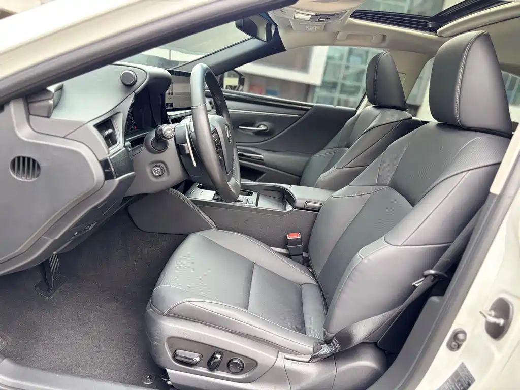 Lexus ES 2023 200