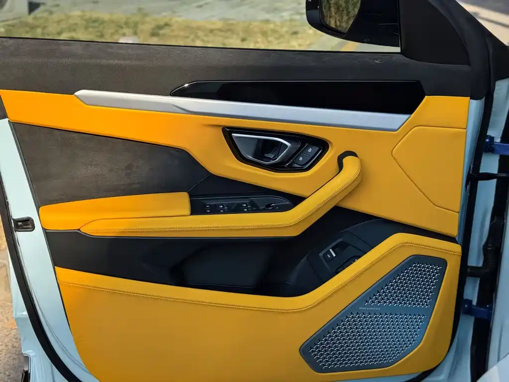 Lamborghini Urus — миниатюра 10