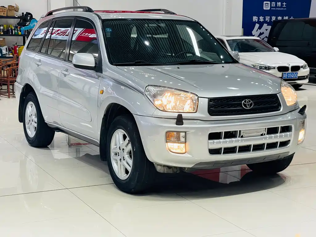 Toyota RAV4 2004 2.0