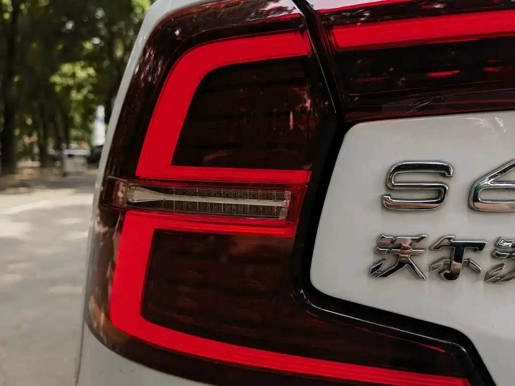 Volvo S60 PHEV — миниатюра 13