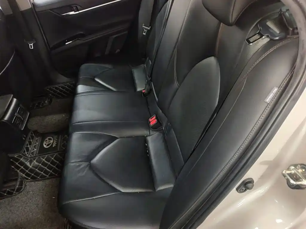 Toyota Camry — миниатюра 17