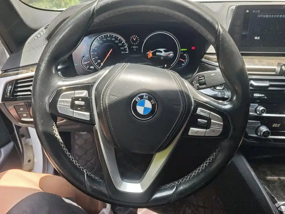 BMW 5 Series — миниатюра 15