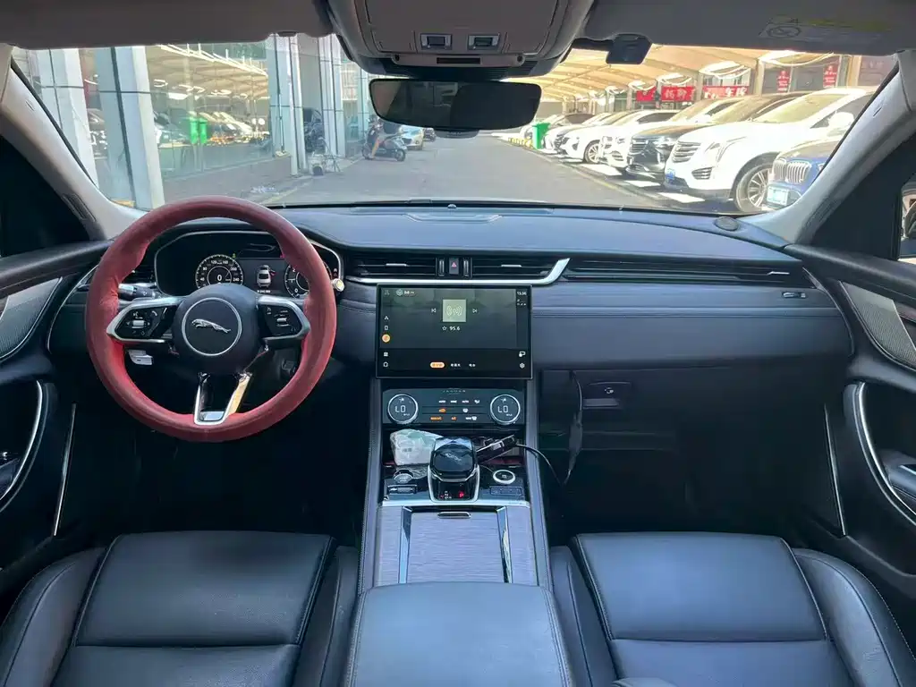 Jaguar XFL — миниатюра 6