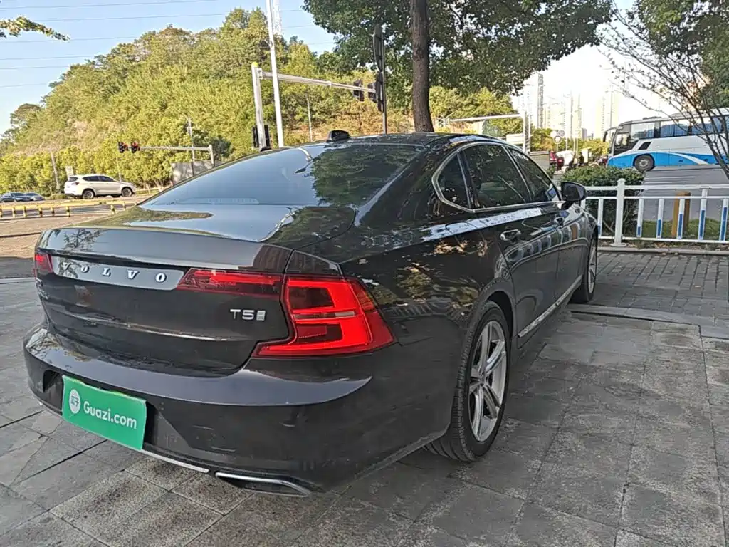 Volvo S90 — миниатюра 7