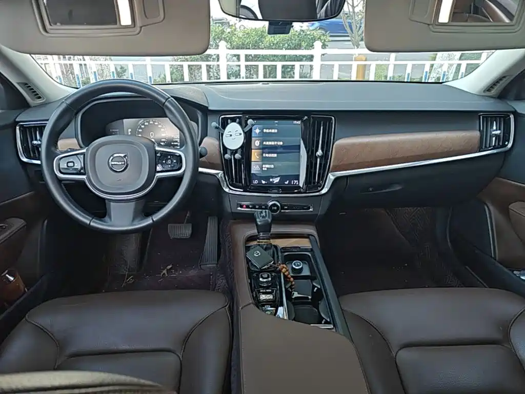 Volvo S90 — миниатюра 10