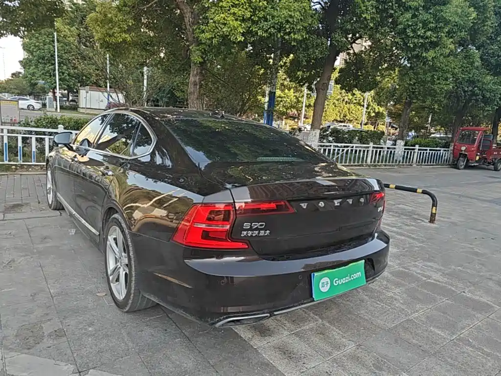 Volvo S90 — миниатюра 5